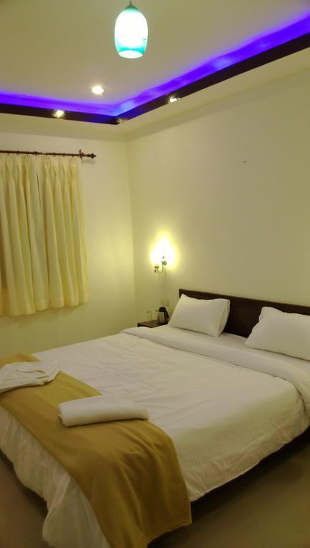 Hotel Hill Palace Kausani Chambre photo